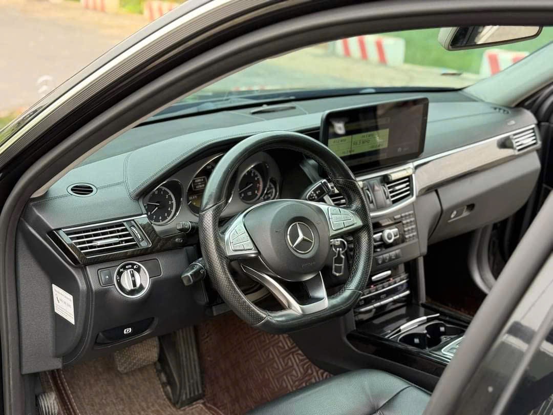 Mercedes-Benz E250 2011 - Nội thất 4