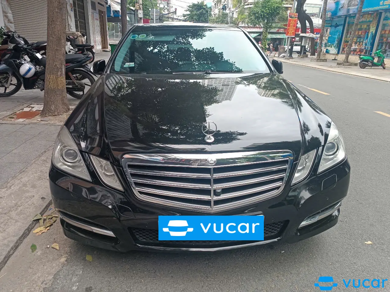 Mercedes-Benz E250 2011 - Ngoại thất 2