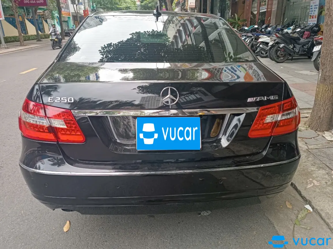 Mercedes-Benz E250 2011 - Ngoại thất 1