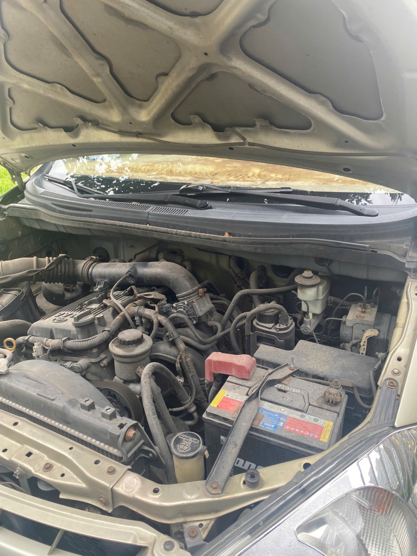 Toyota Innova 2007  - Khoang động cơ 12