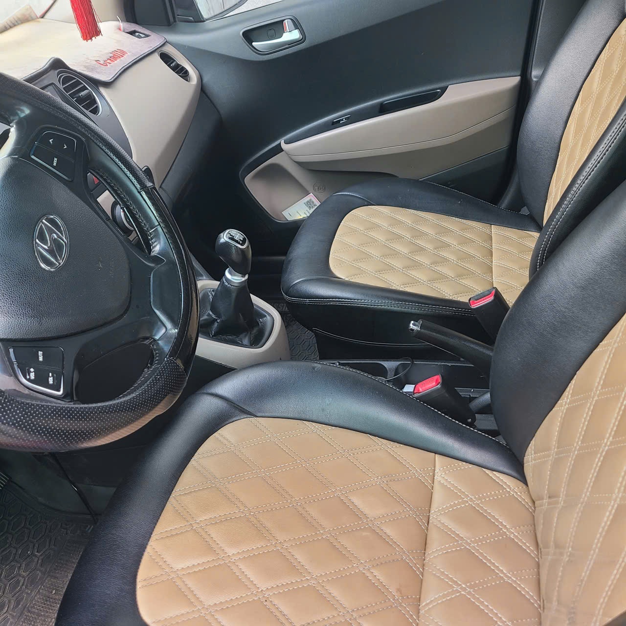 Hyundai i10 sedan mt 2017 - Nội thất 2
