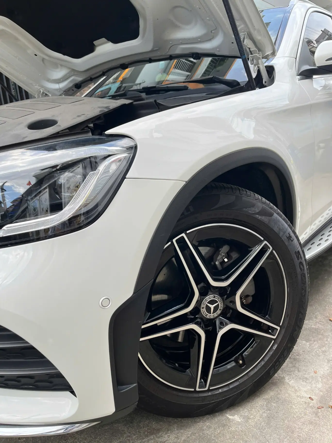Mercedes Benz GLC 300 4Matic 2022 - Ngoại thất 1