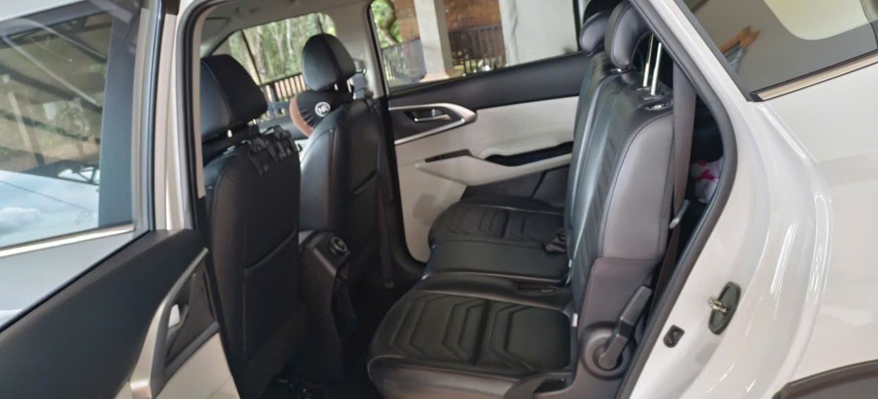 Kia Carens Luxury 1.5AT 2024  - Nội thất 3