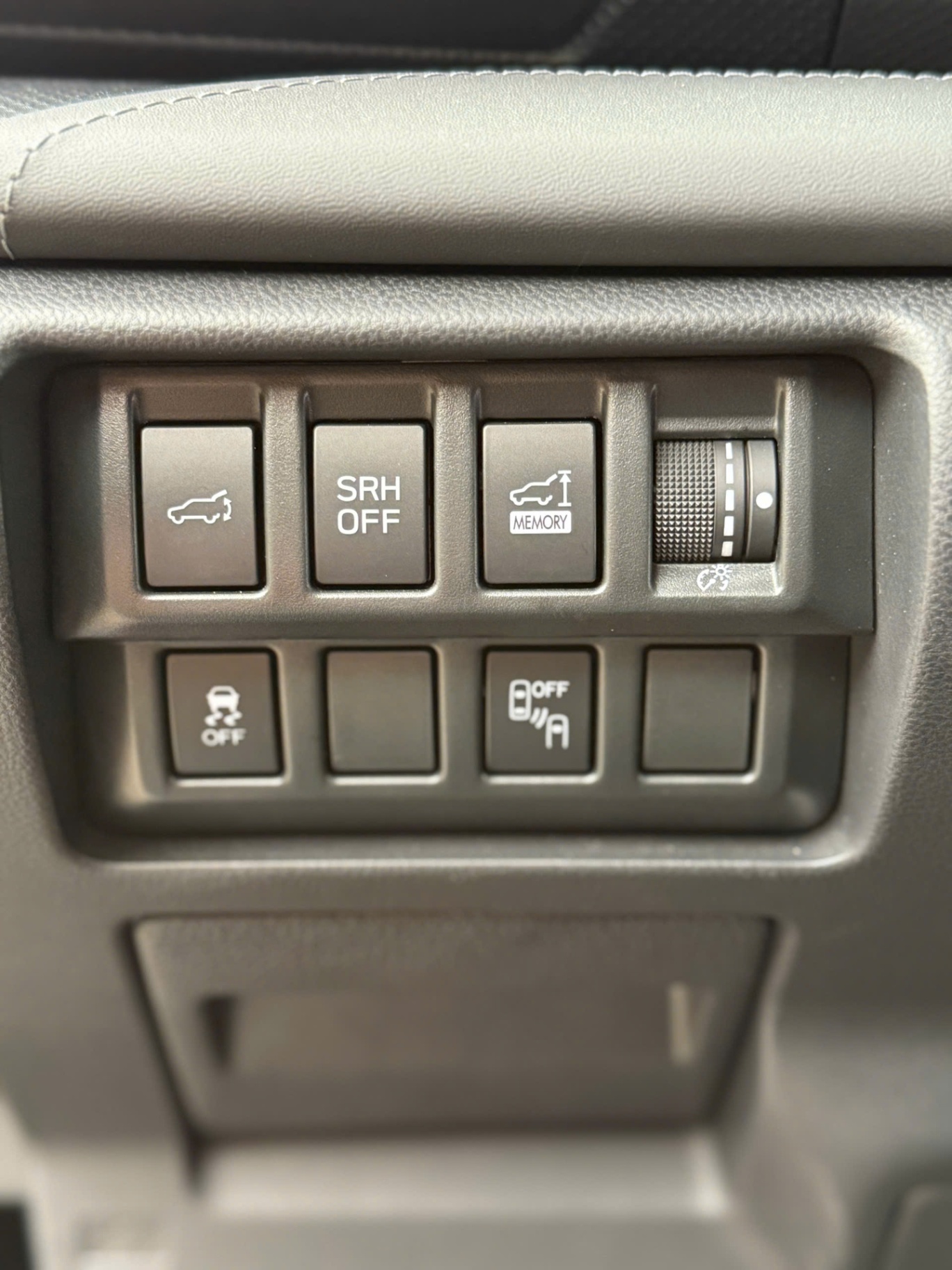 Subaru Forester 2.0i-S EyeSight 2023 - Nội thất 8