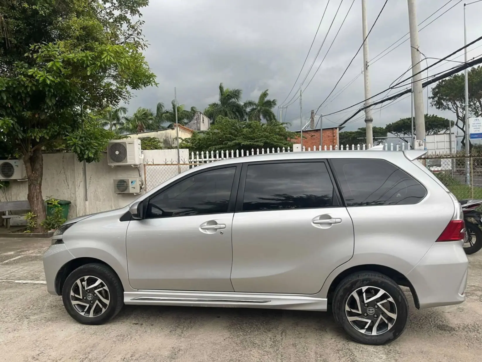 Toyota Avanza - Ngoại thất 3