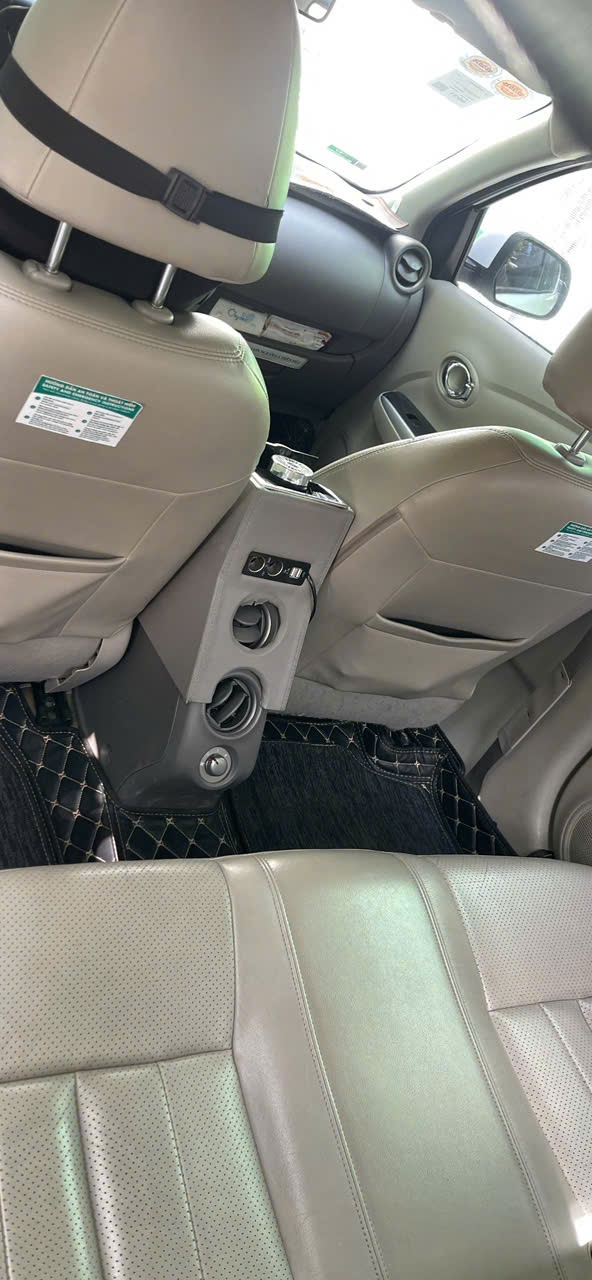 Nissan Sunny 2018 bản cao nhất - Nội thất 3