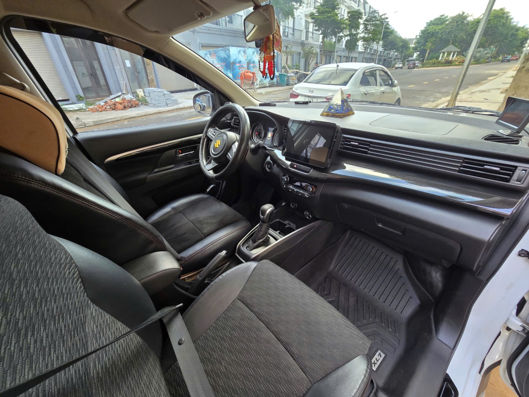 Suzuki XL7 tháng 12 2023 - Nội thất 1