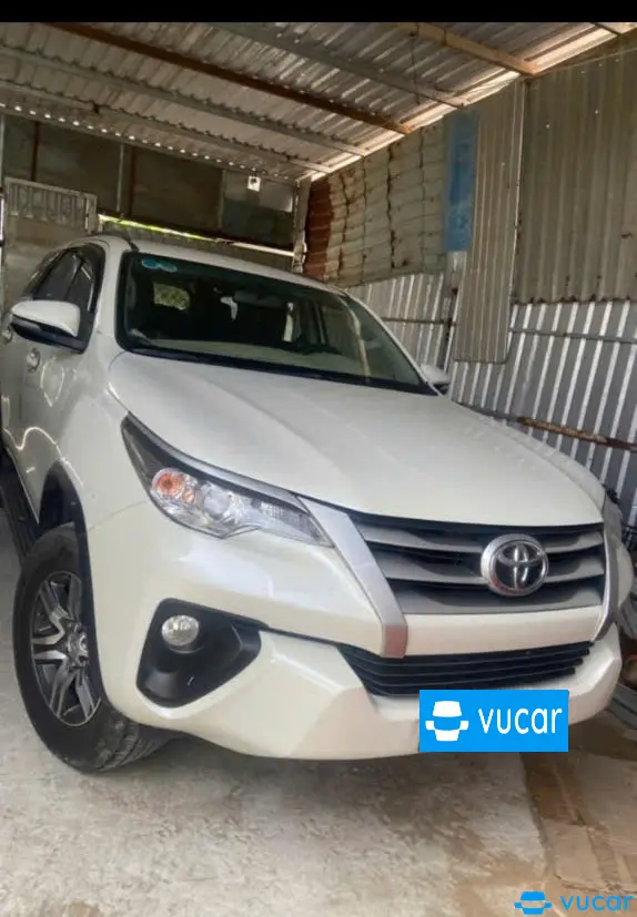 Toyota Fortuner 2.4G 4x2 MT 2017