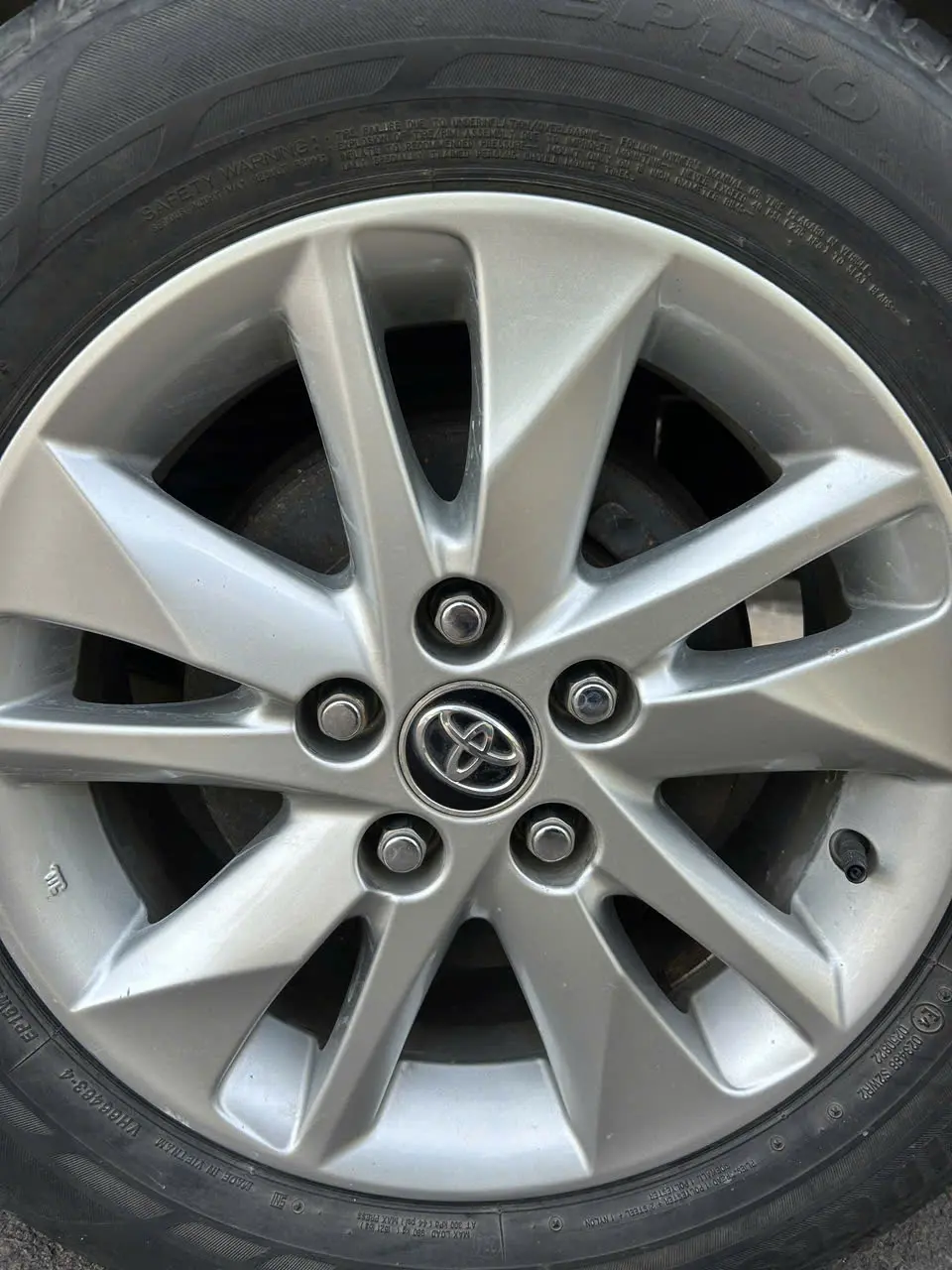 Toyota Inova E 2018 màu đồng ánh kim - Ngoại thất 2