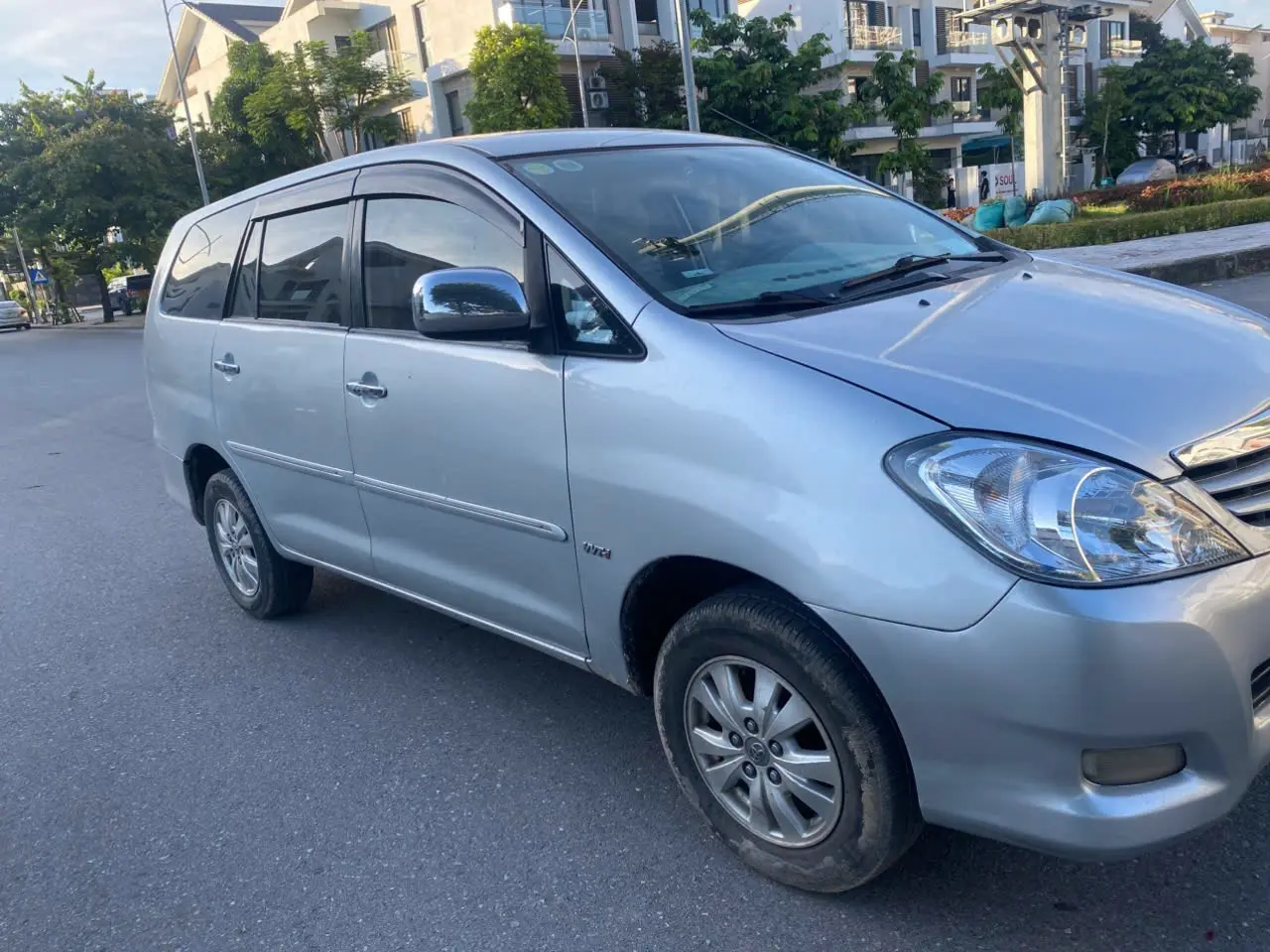 Toyota Innova G 2011 - Ngoại thất 2
