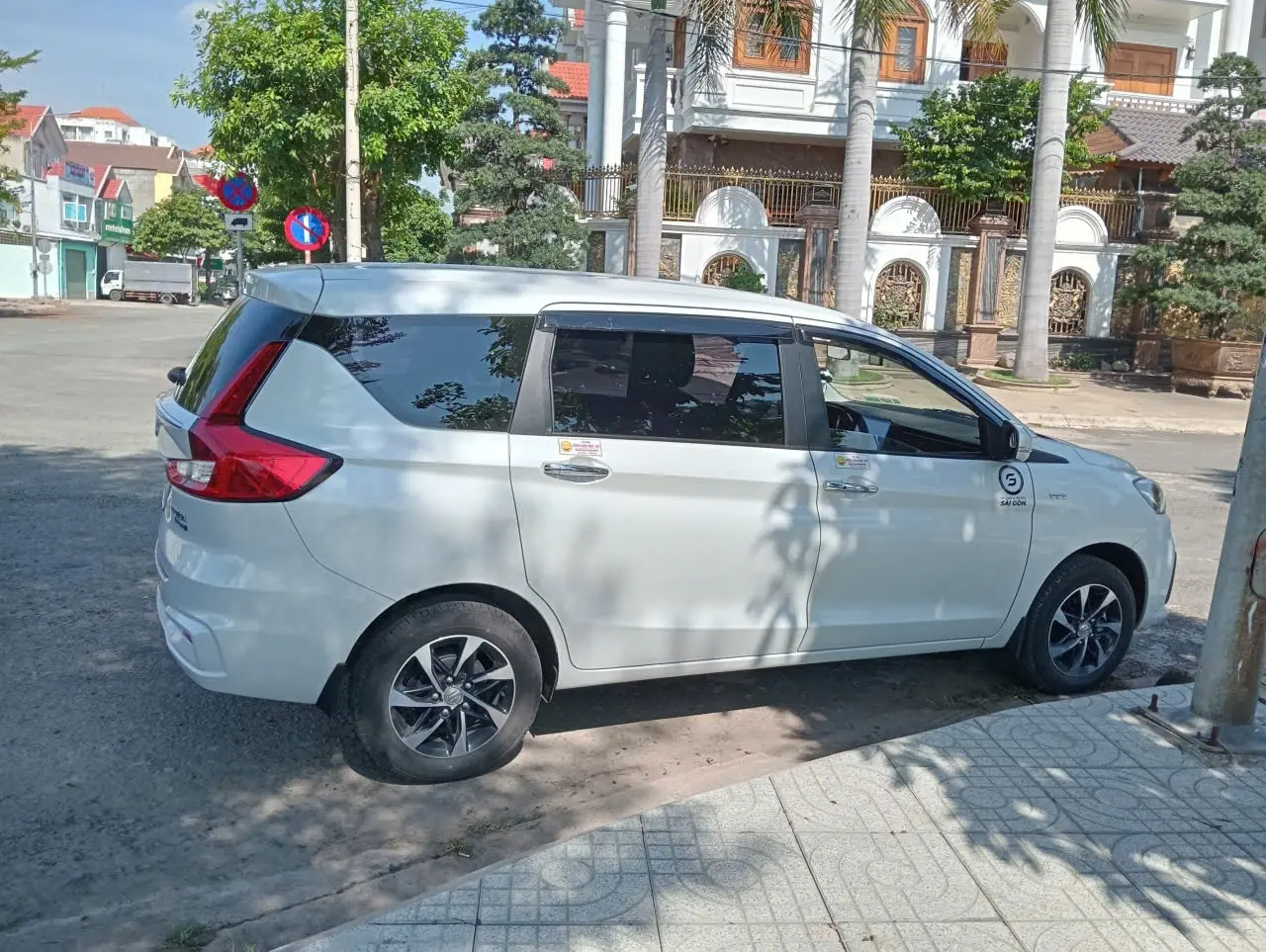 Suzuki Ertiga STD 2023 - Ngoại thất 1