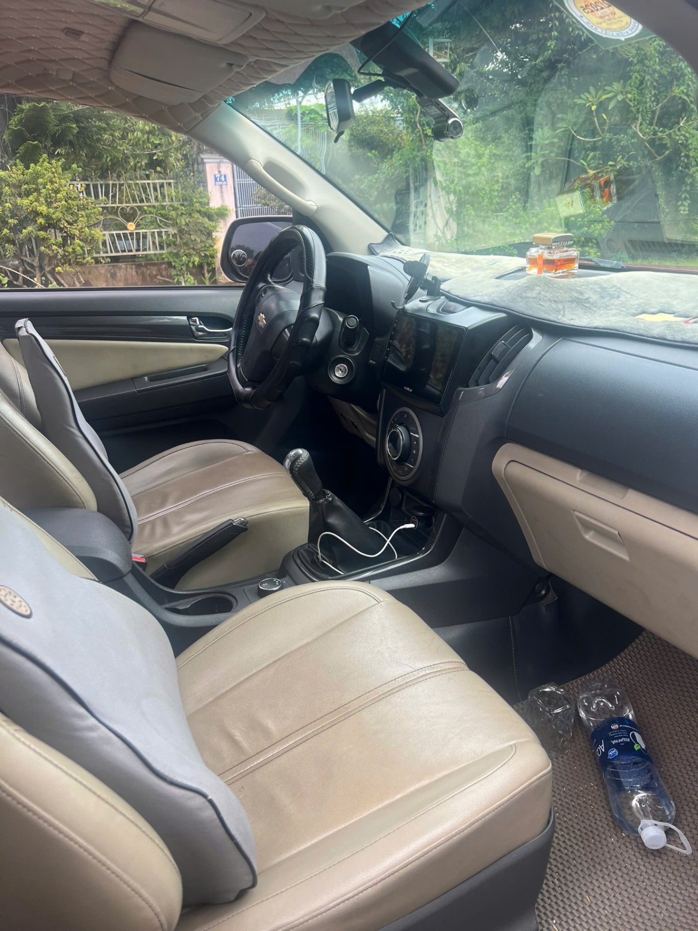 Chevrolet Colorado 2.8 MT 2013 máy dầu - Nội thất 2