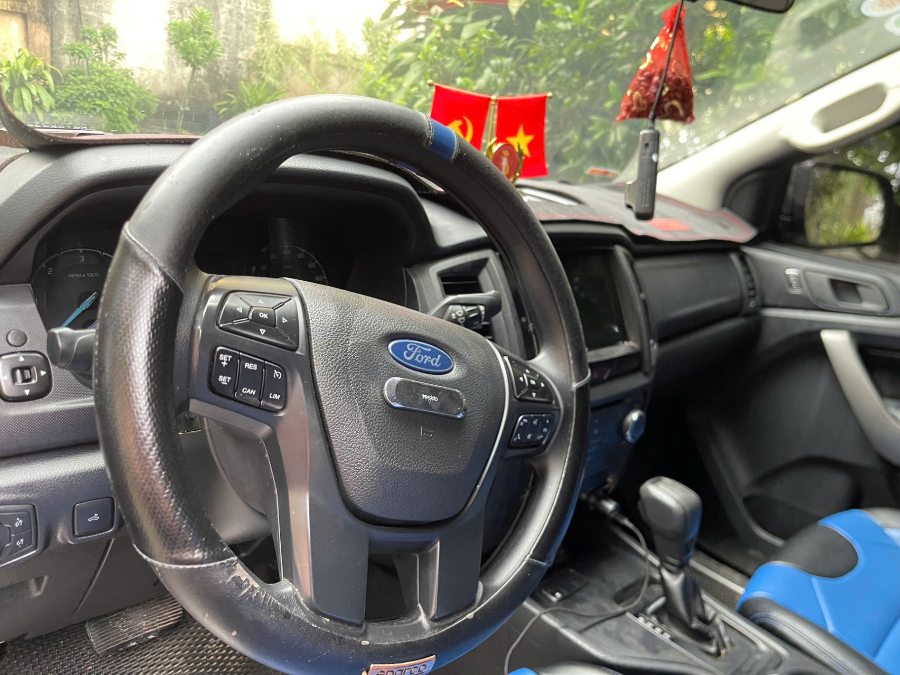 Ford Ranger XLS 2.2L 4x2 AT 2019 - Nội thất 3