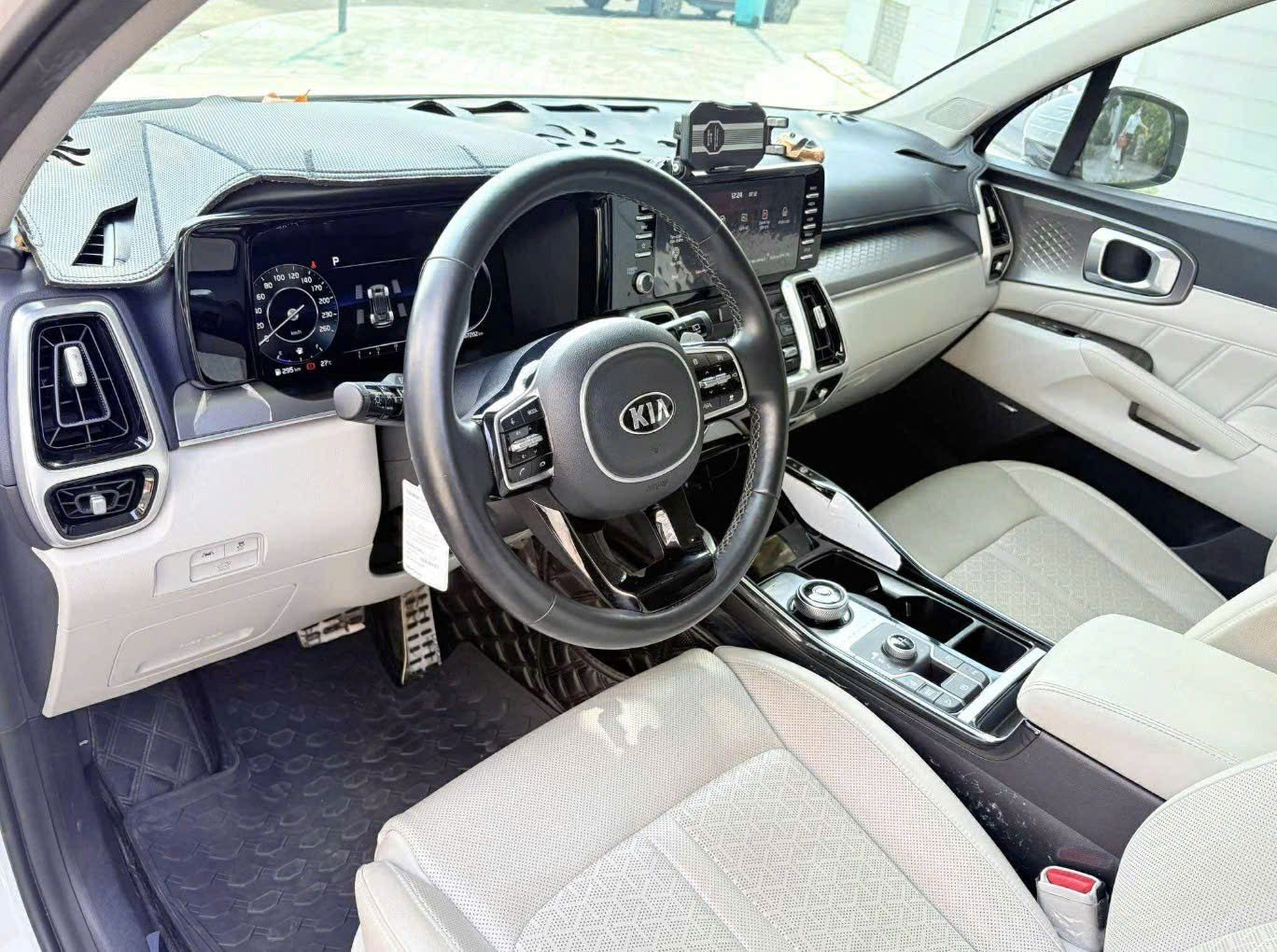 Kia Sorento Signature 2.2 AT AWD 7S 2021 - Nội thất 1