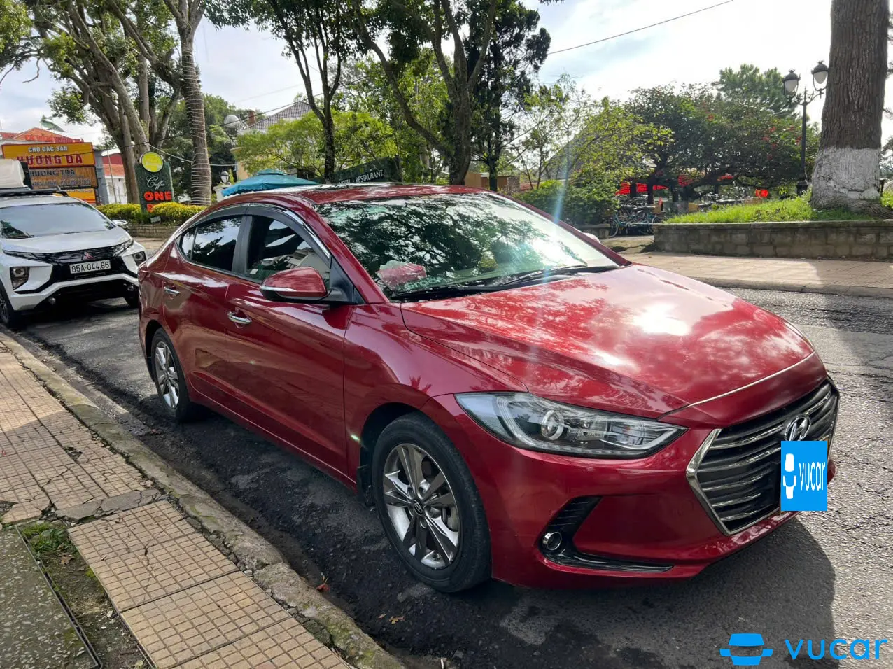 Hyundai Elantra 1.6 2018 - Ngoại thất 3