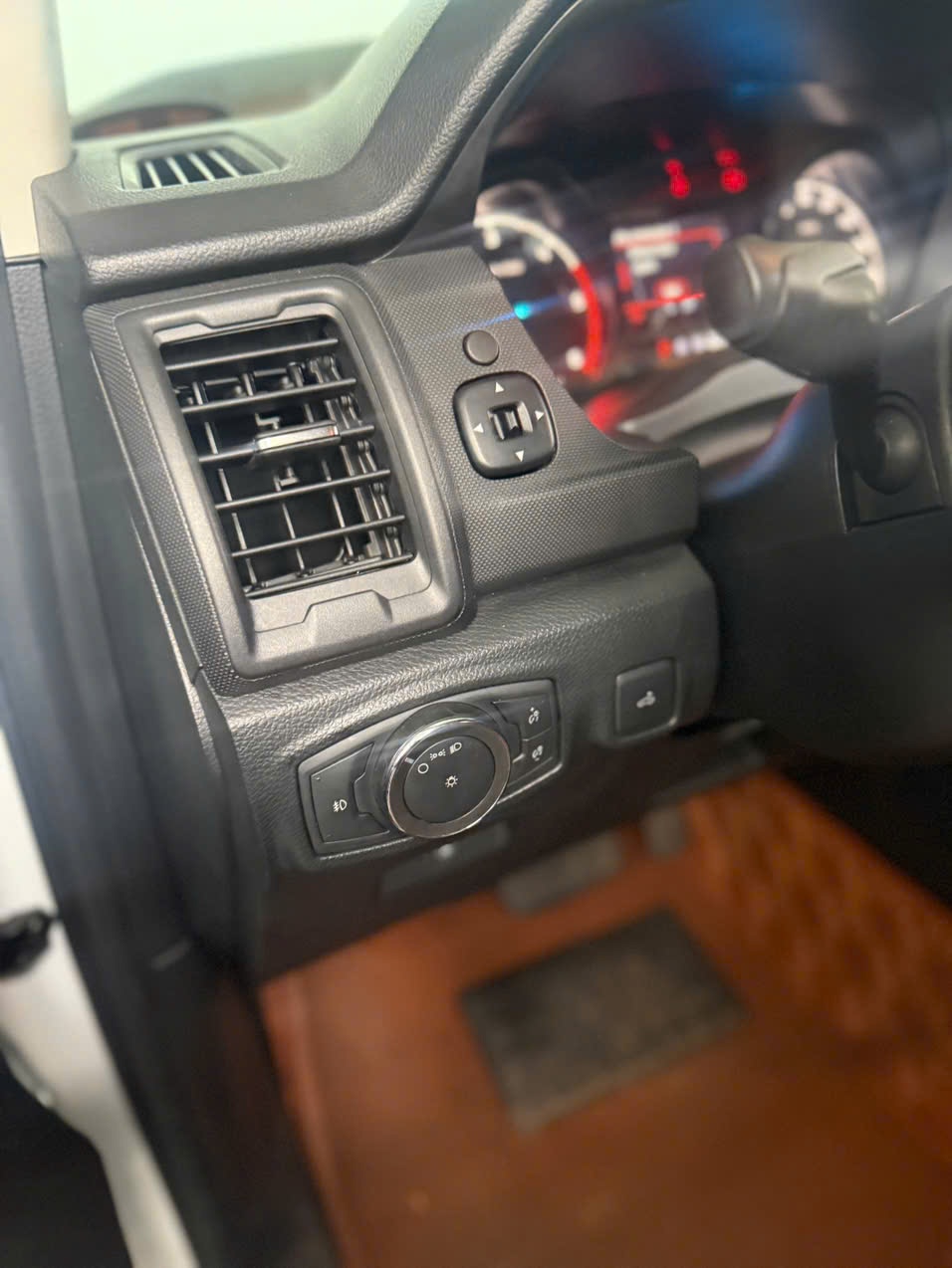 Ford Ranger XLS 2021 - Nội thất 7