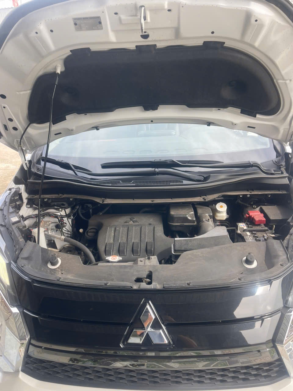 Mitsubishi Xpander 2022  - Khoang động cơ 2