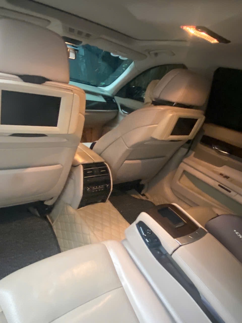 BMW 750Li 2009 - Nội thất 10