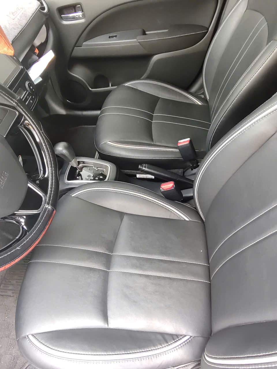 Mitsubishi Attrage Premium 1.2 CVT - Nội thất 5