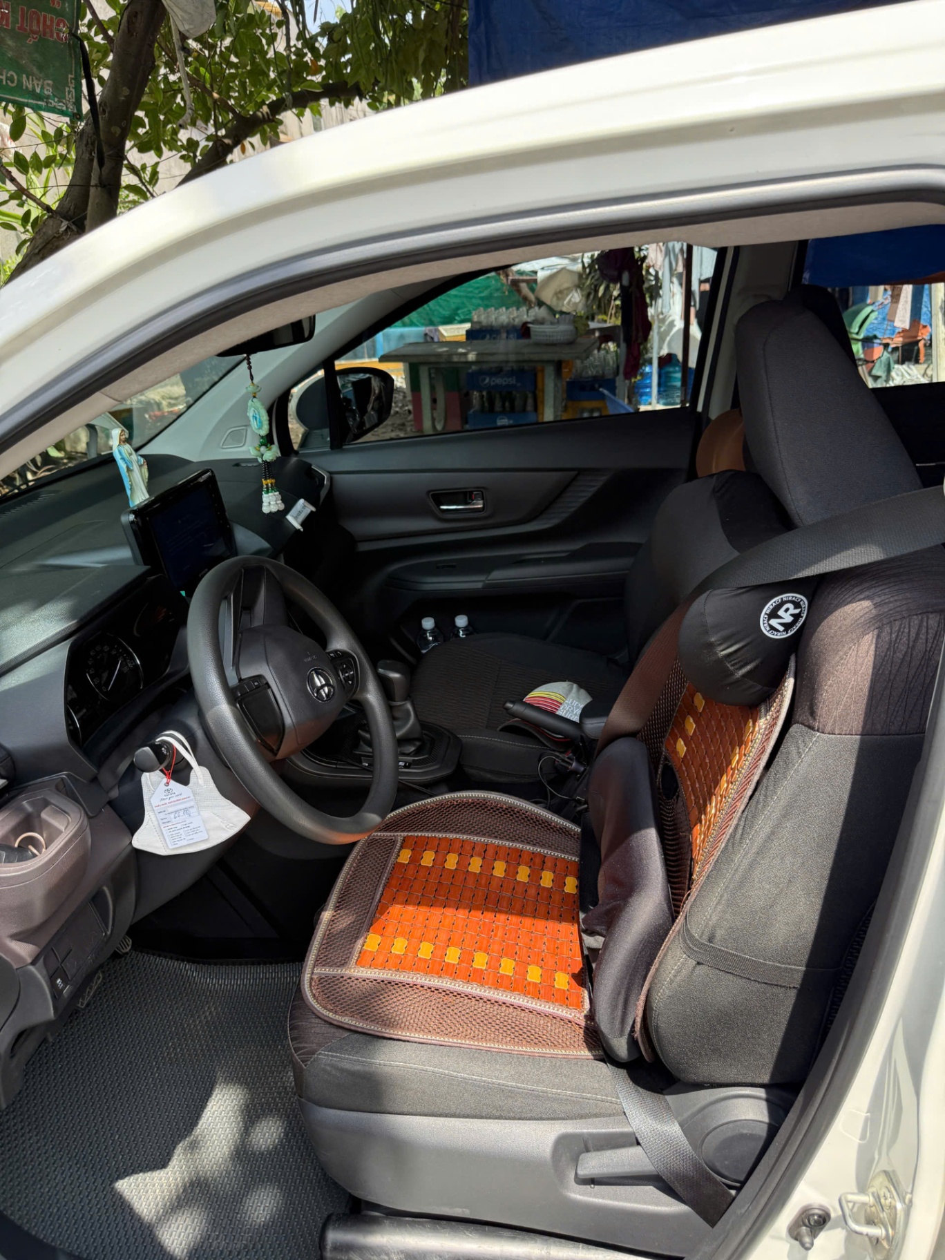 Toyota Avanza Premio 1.5 AT 2024 - Nội thất 12