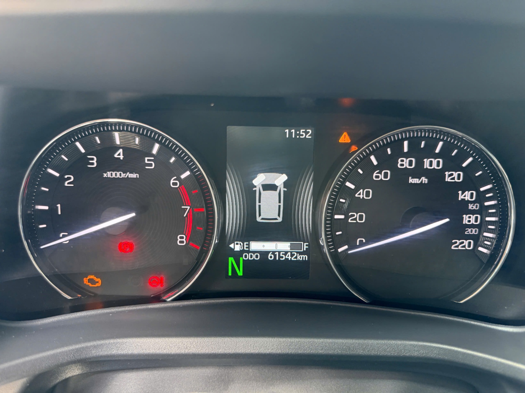 Toyota Avanza Premio 1.5 AT 2024 - Nội thất 13