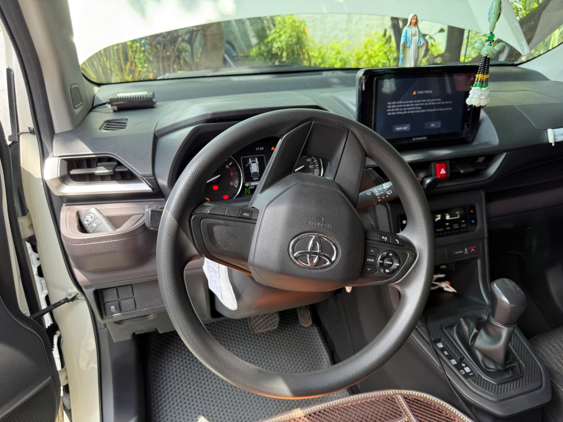 Toyota Avanza Premio 1.5 AT 2024 - Nội thất 14