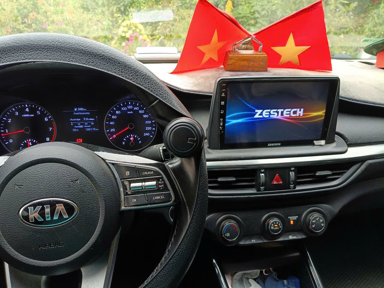 Kia Cerato 1.6 MT 2019 - Nội thất 2