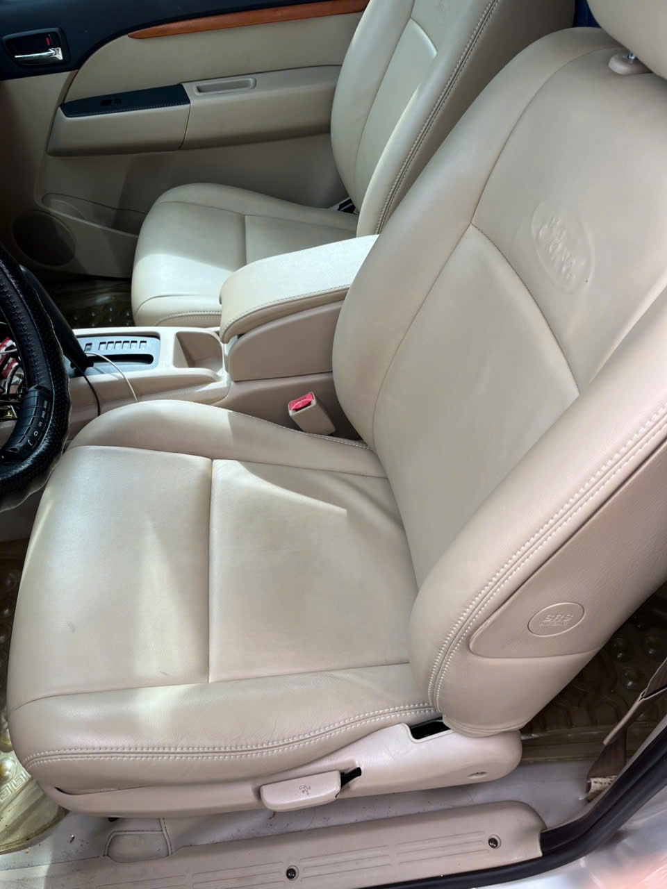 Ford Everest Limited 2010  - Nội thất 1