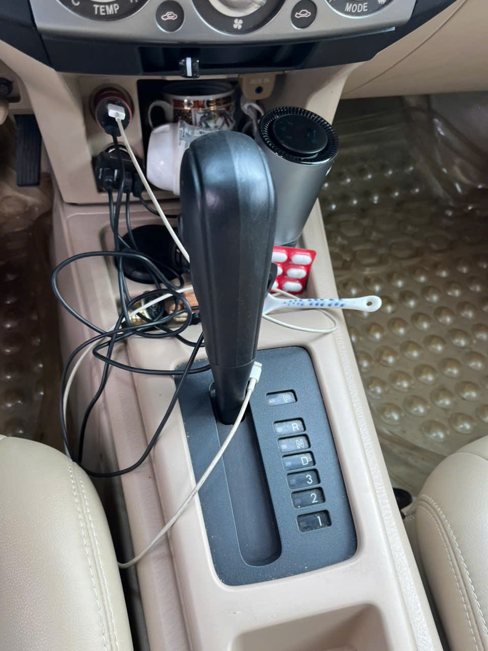 Ford Everest Limited 2010  - Nội thất 4