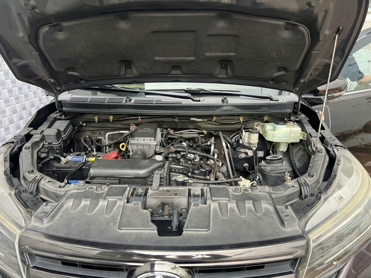 Toyota Rush 2019  - Khoang động cơ 1