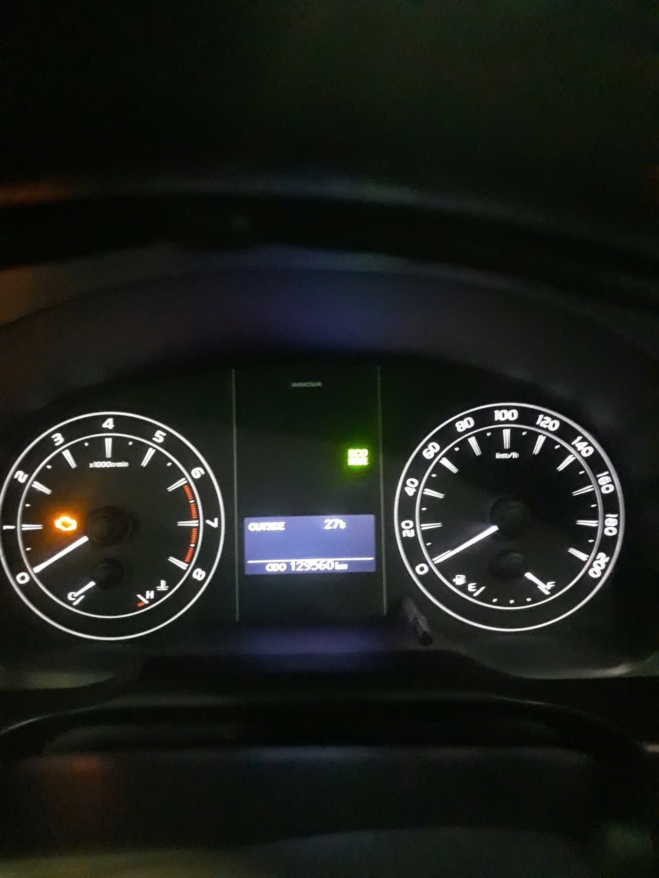 Toyota Innova E Số sàn 2019 - Nội thất 6