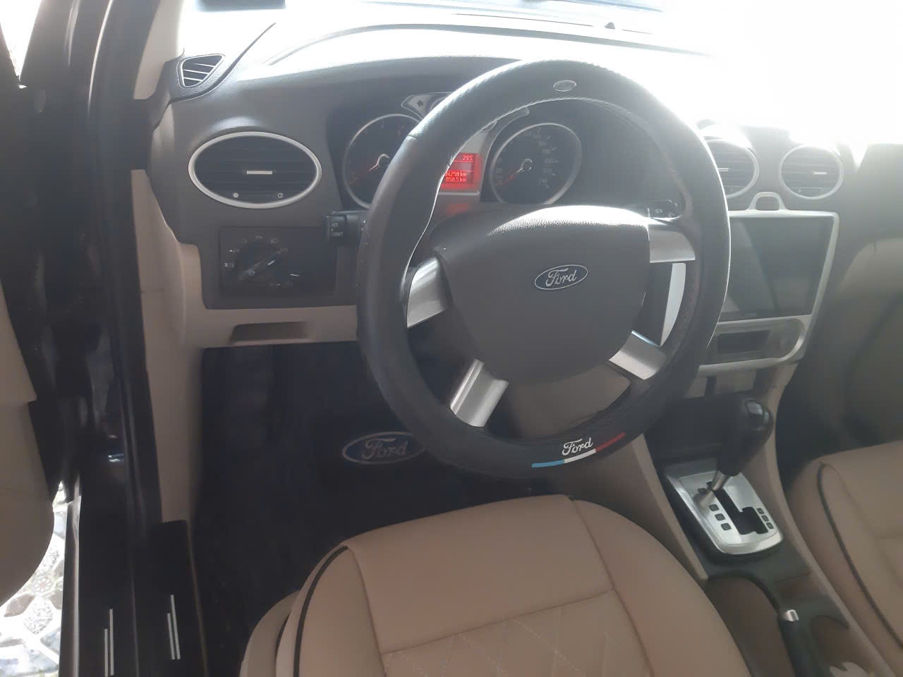 Ford Focus 2.0 AT bản đặc biệt GIA 2011 - Nội thất 4