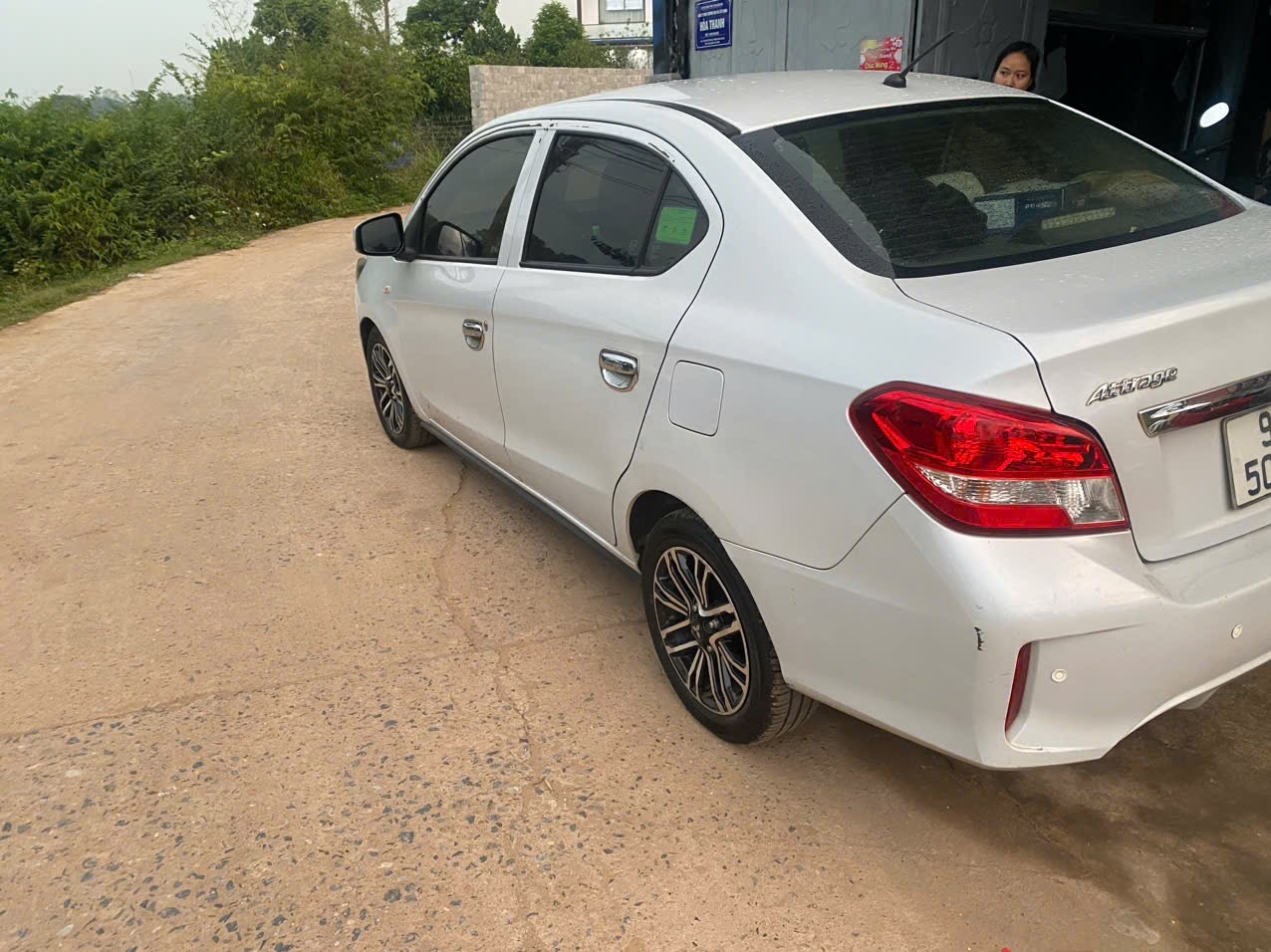 Attrage MT - Ngoại thất 5