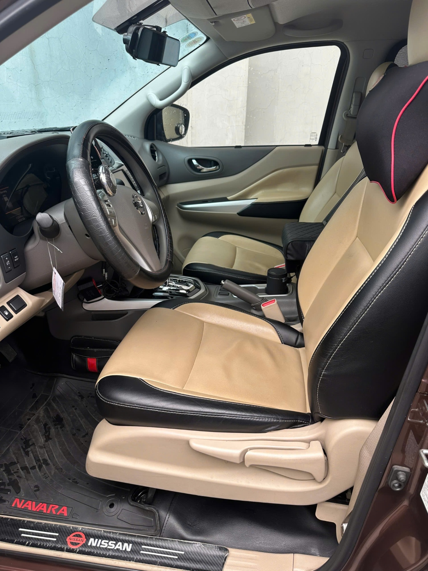 Nissan Navara EL A-IVI 2.5 AT 2WD 2020 - Nội thất 2