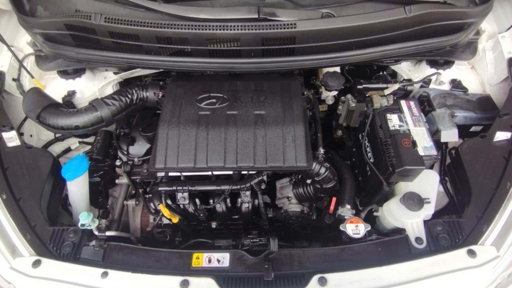Hyundai I10 Grand 1.2 AT 2019 - Khoang động cơ 1