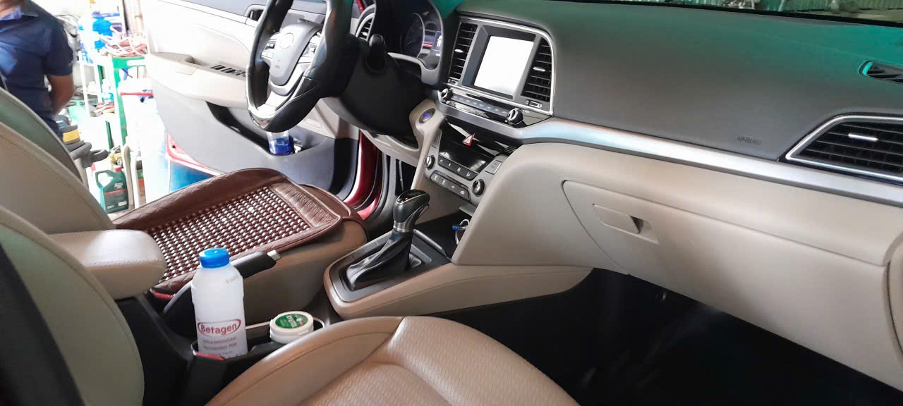 Hyundai Elantra 1.6 AT GLS 2018 - Nội thất 3
