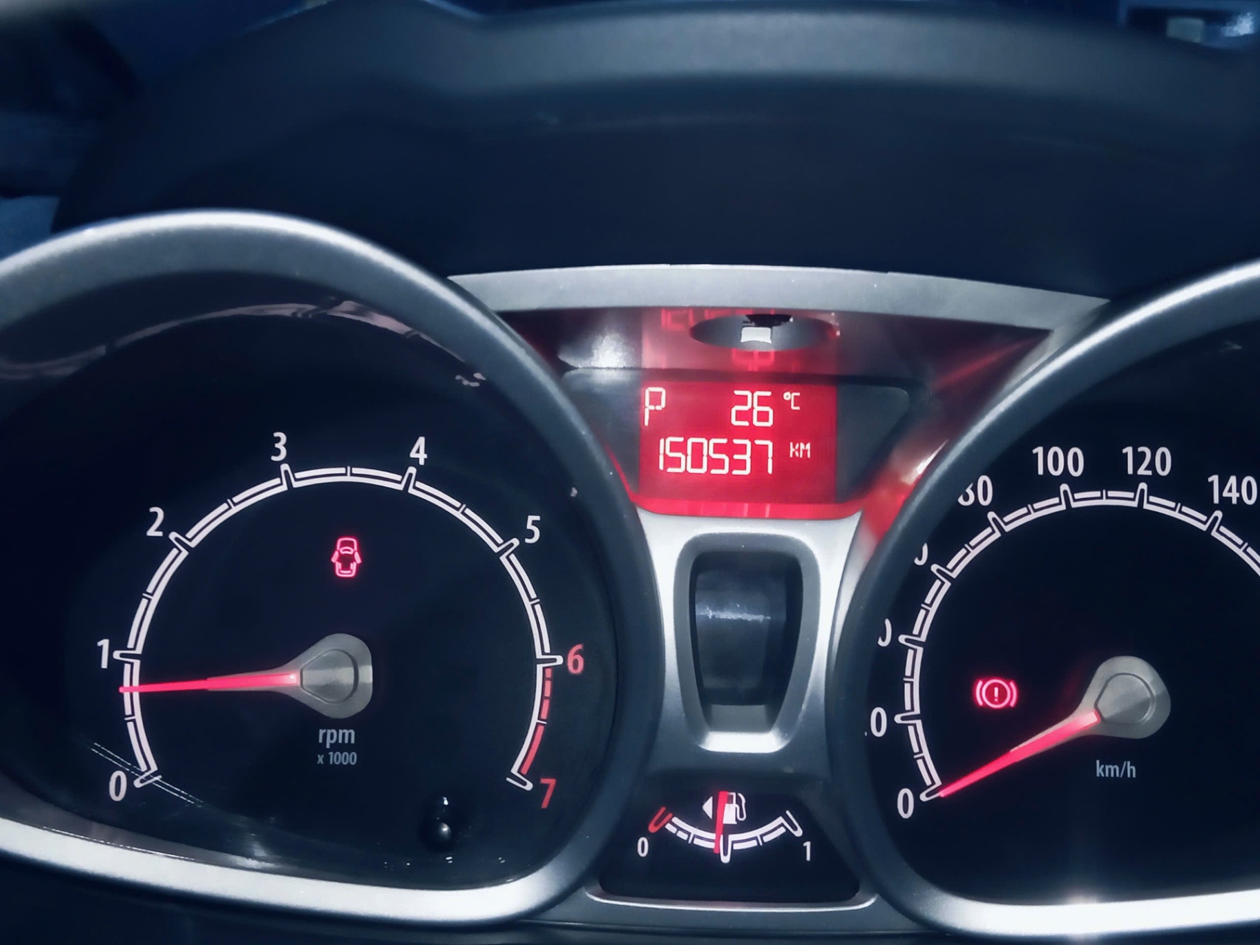 Ford Fiesta 1.6 AT 2011 - Nội thất 3