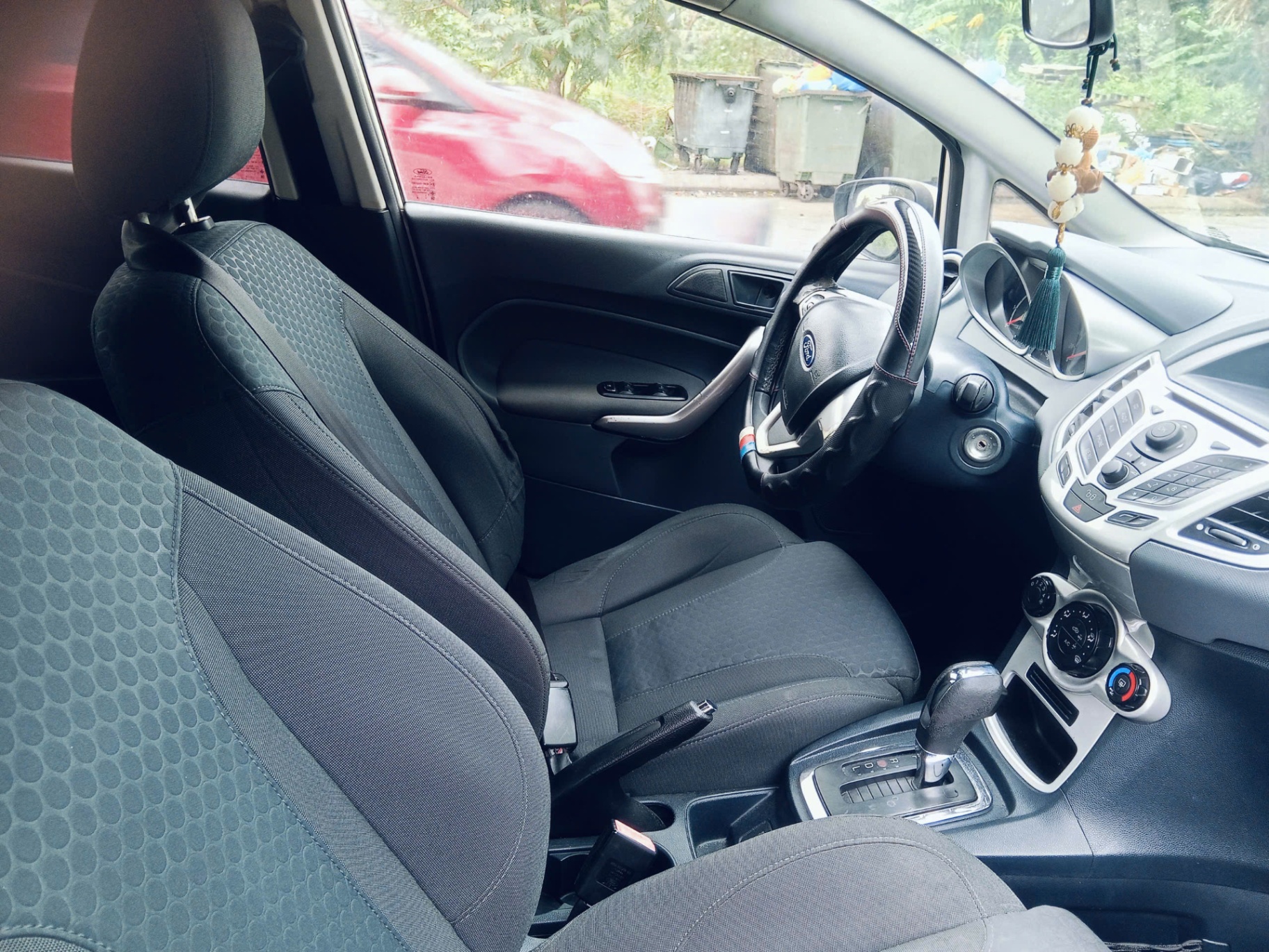 Ford Fiesta 1.6 AT 2011 - Nội thất 2
