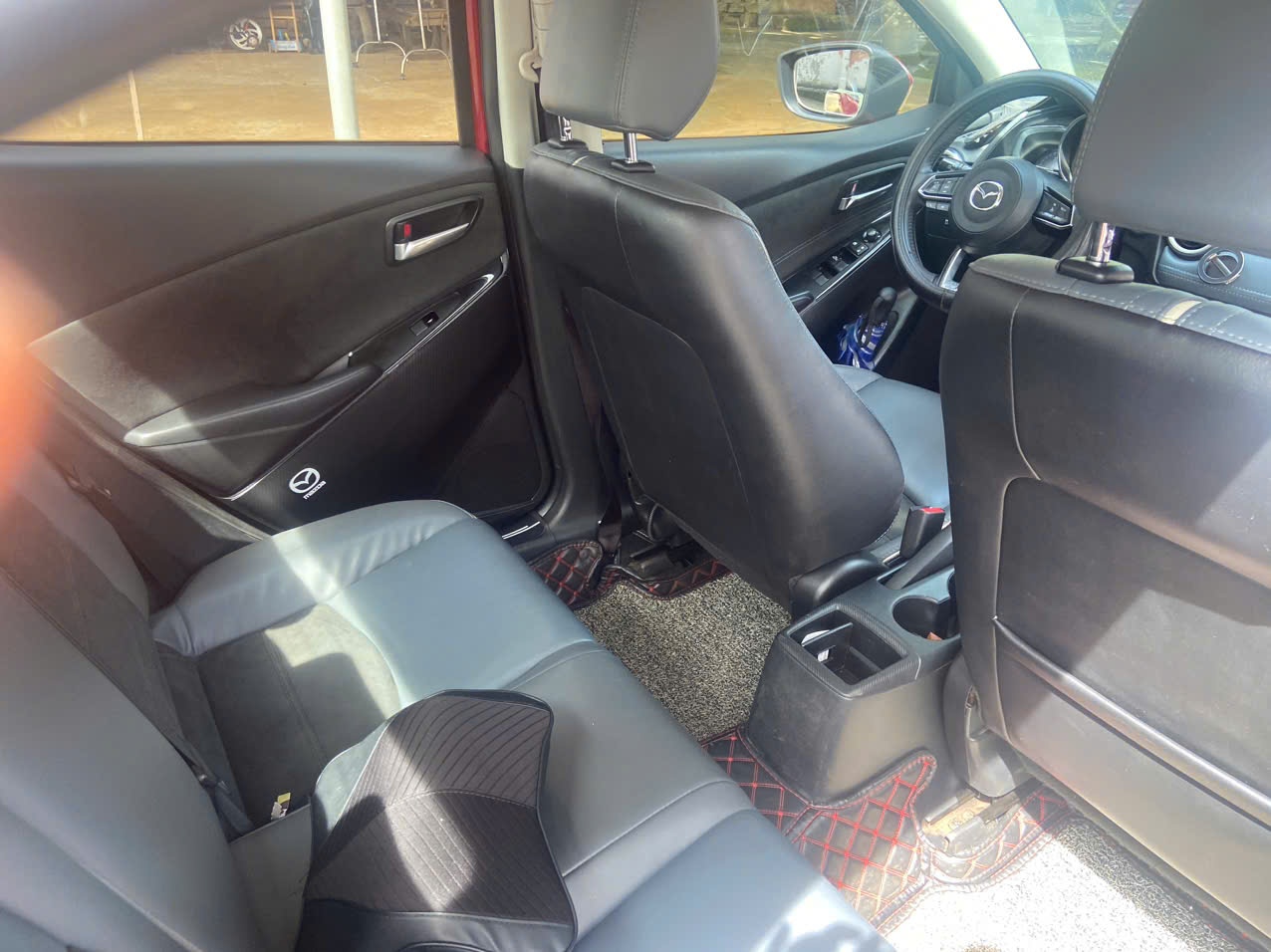 Mazda 2 Luxury 2020 - Nội thất 2