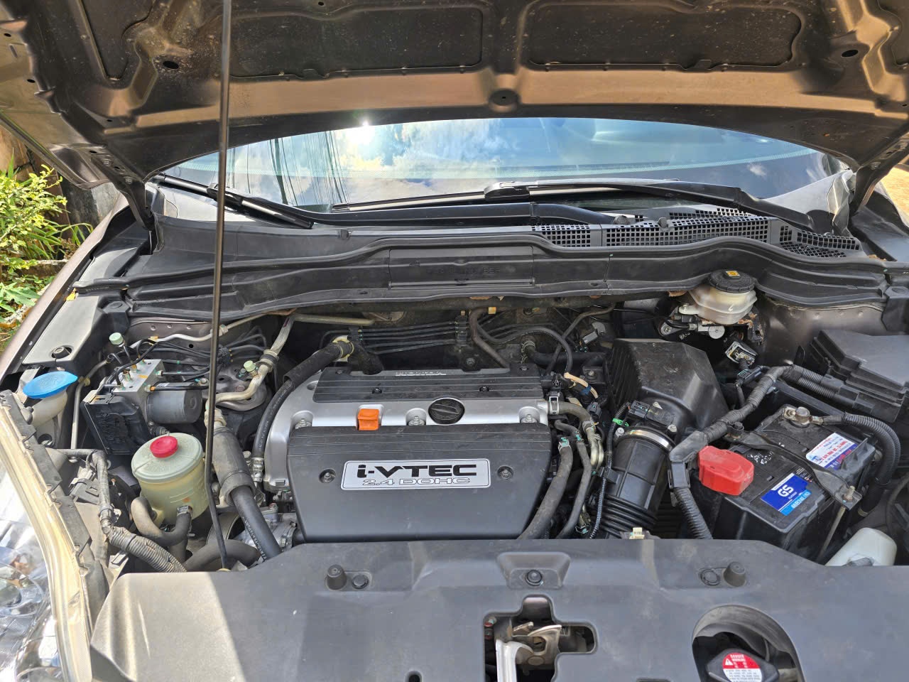 Honda CR-V 2.4L TG 2011 - Khoang động cơ 2