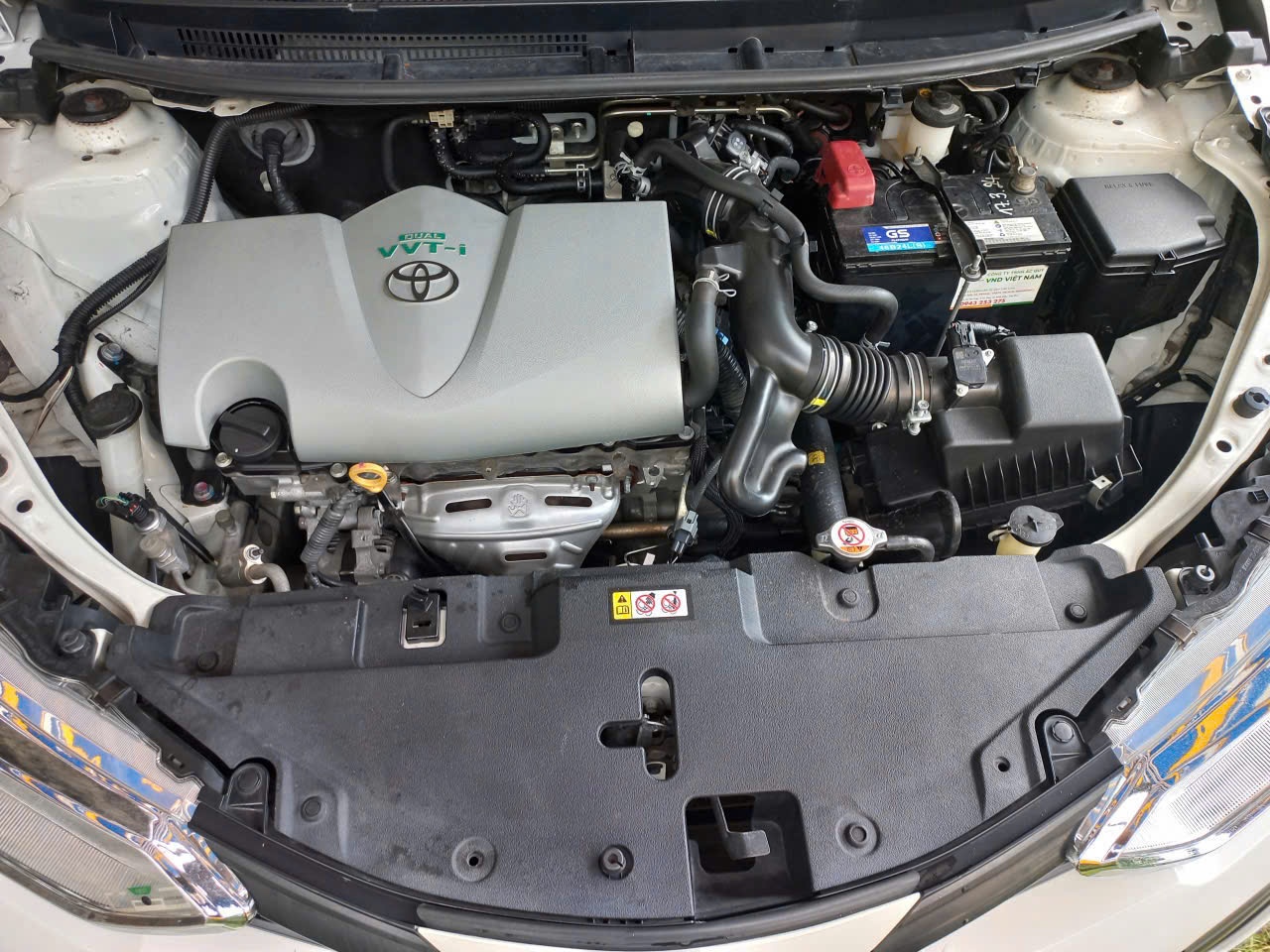 Toyota Vios 1.5 E CVT 2021 - Khoang động cơ 1