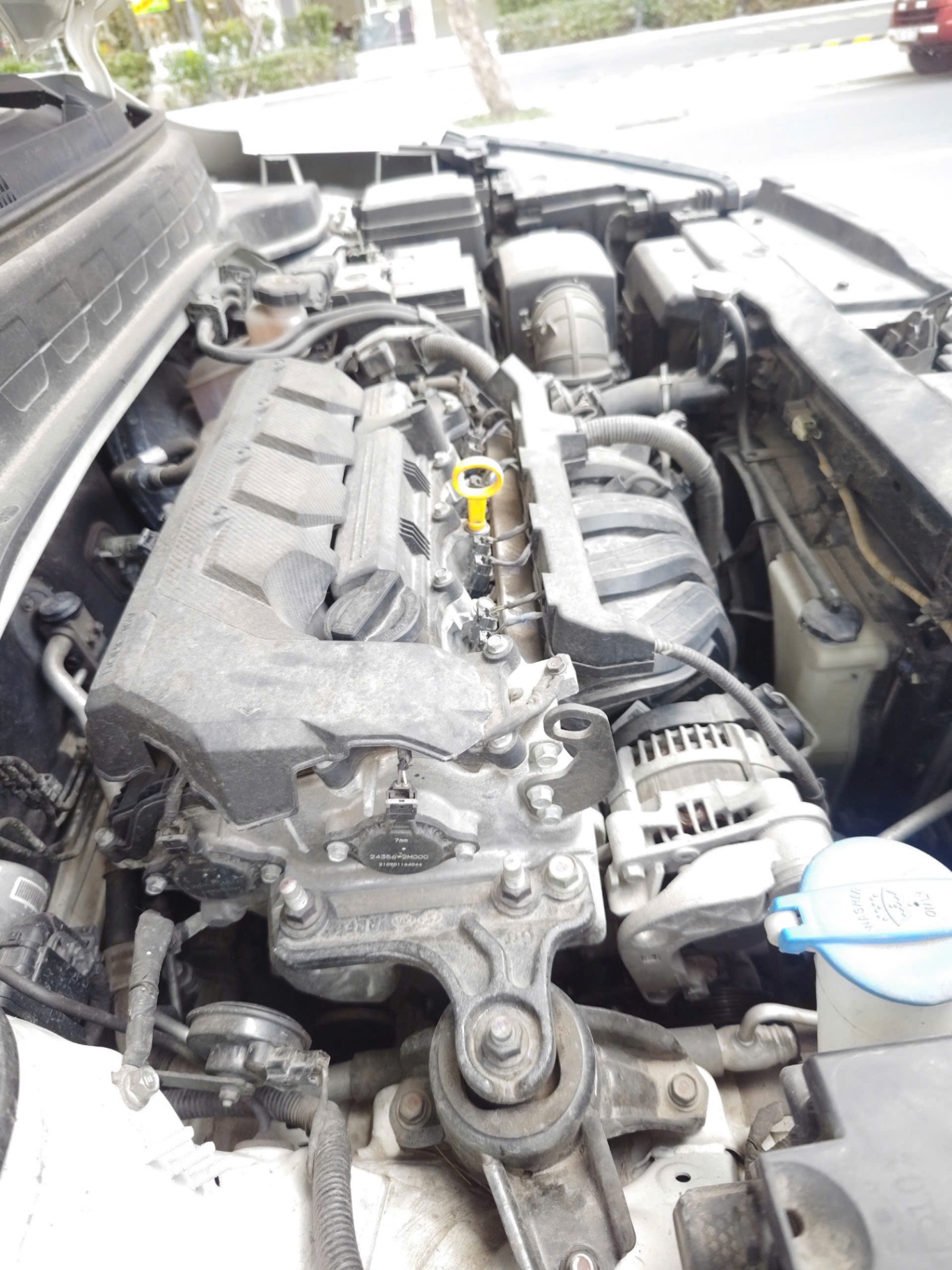 Kia Sonet Premium 1.5 AT 2022 - Khoang động cơ 2