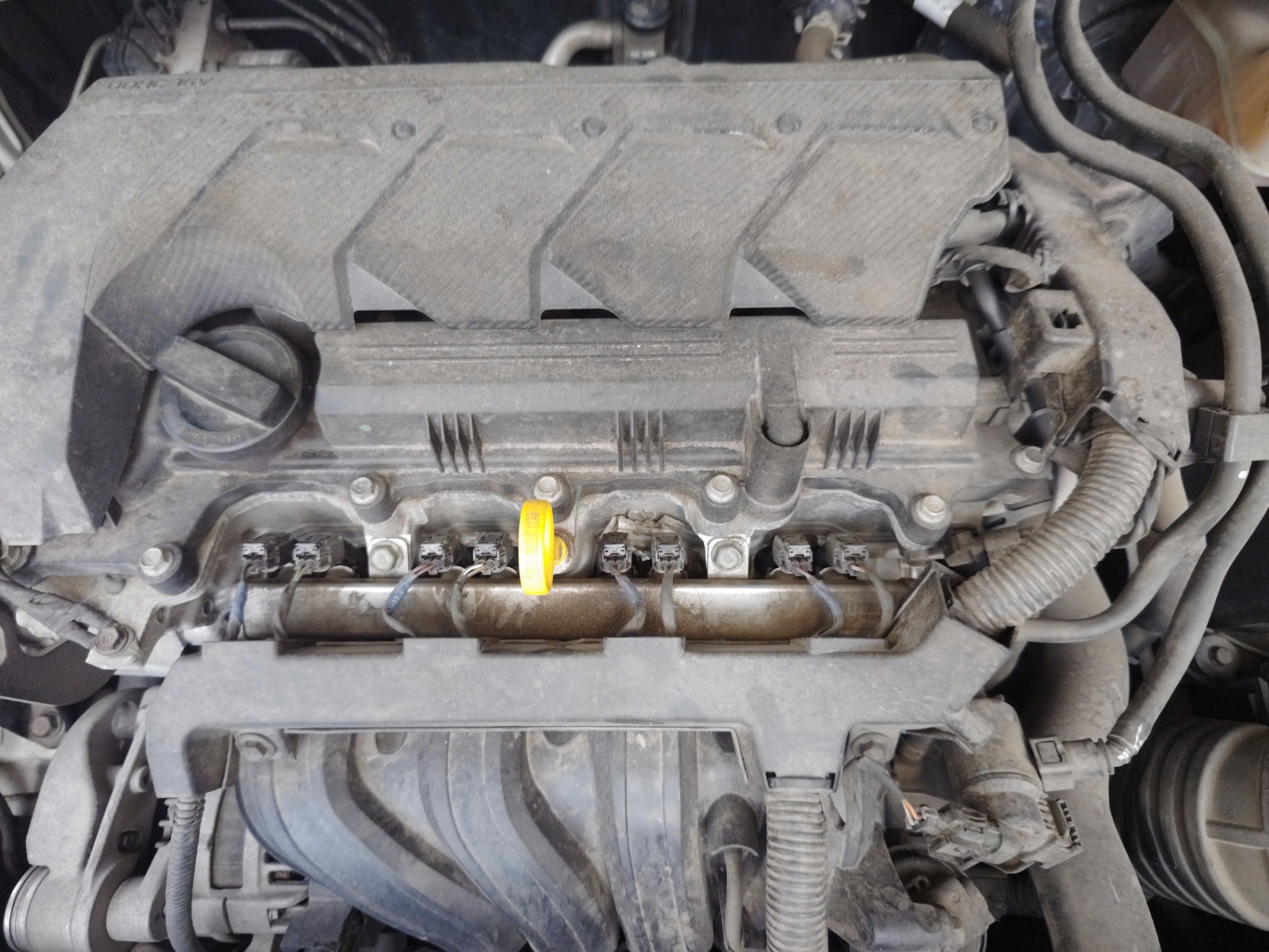 Kia Sonet Premium 1.5 AT 2022 - Khoang động cơ 4