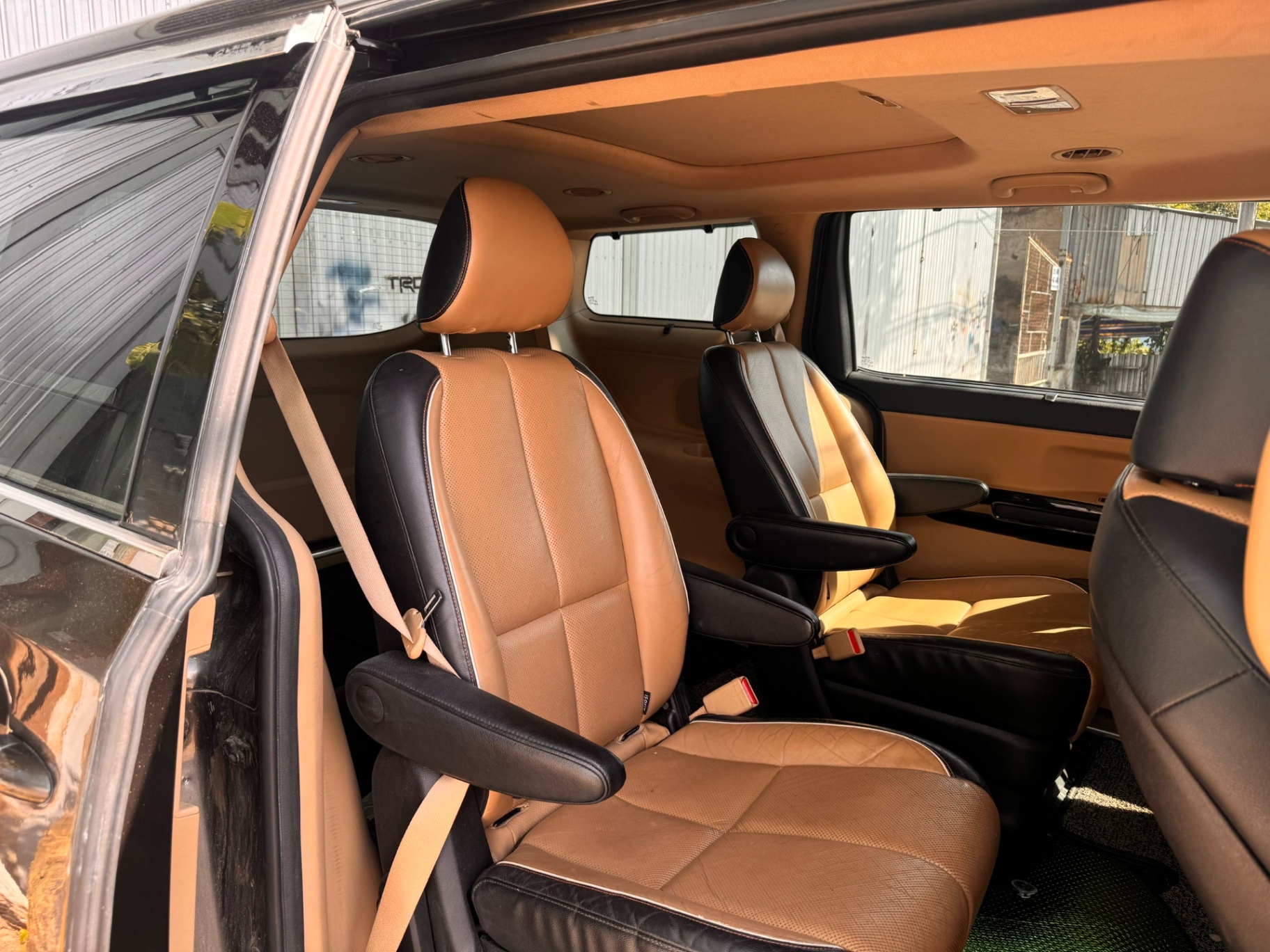 Kia Sedona 3.3L GATH 2016 - Ngoại thất 3