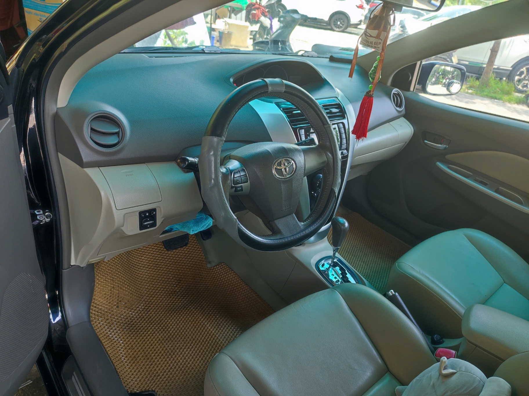 Toyota Vios 1.5G 2013 - Nội thất 2