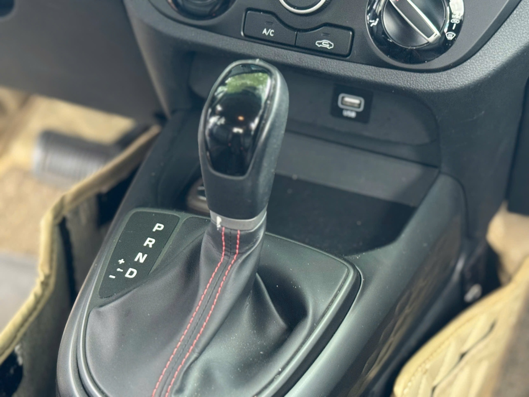 Hyundai I10 Grand 1.2 AT 2021 - Nội thất 5