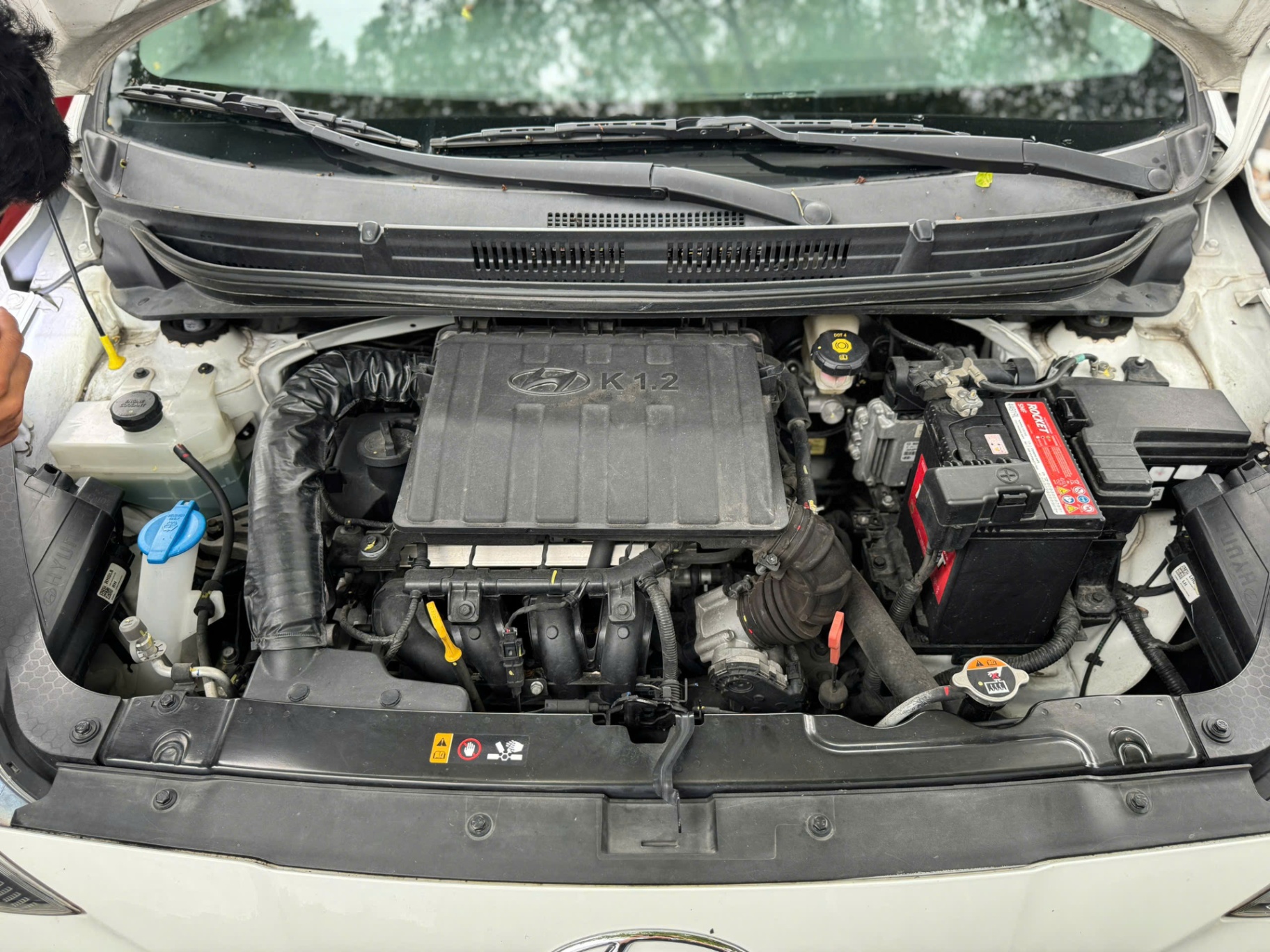 Hyundai I10 Grand 1.2 AT 2021 - Khoang động cơ 2