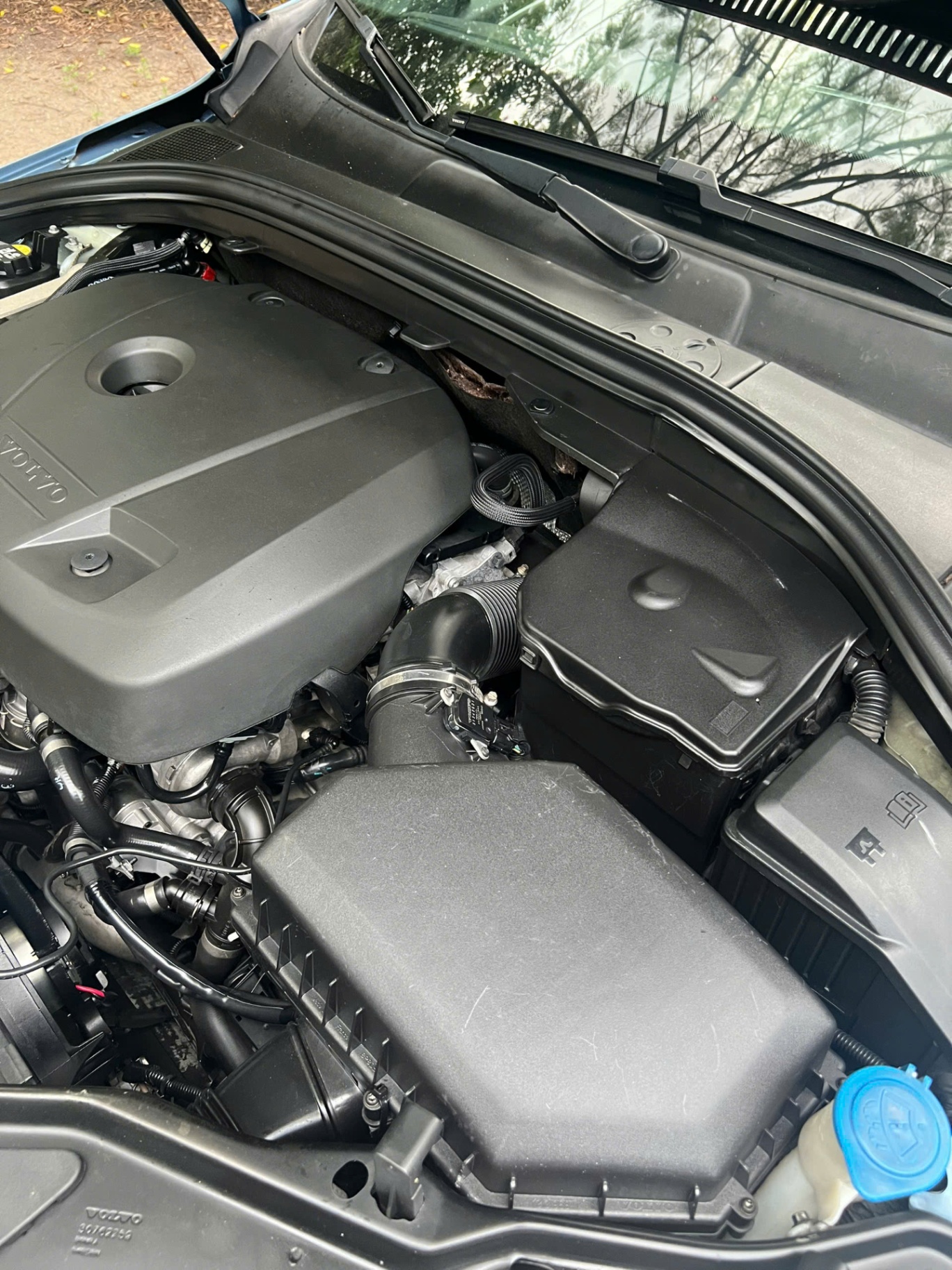 Volvo Xc60 R-Design 2016 - Khoang động cơ 2