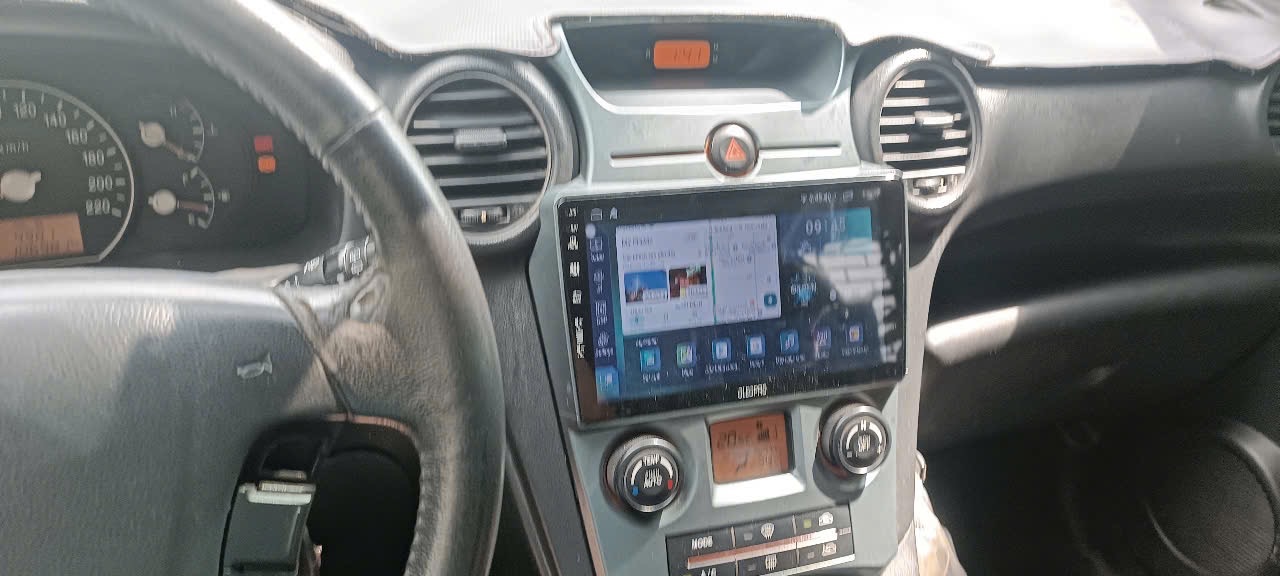 Kia Carens 2.0 MT 2009 - Nội thất 1