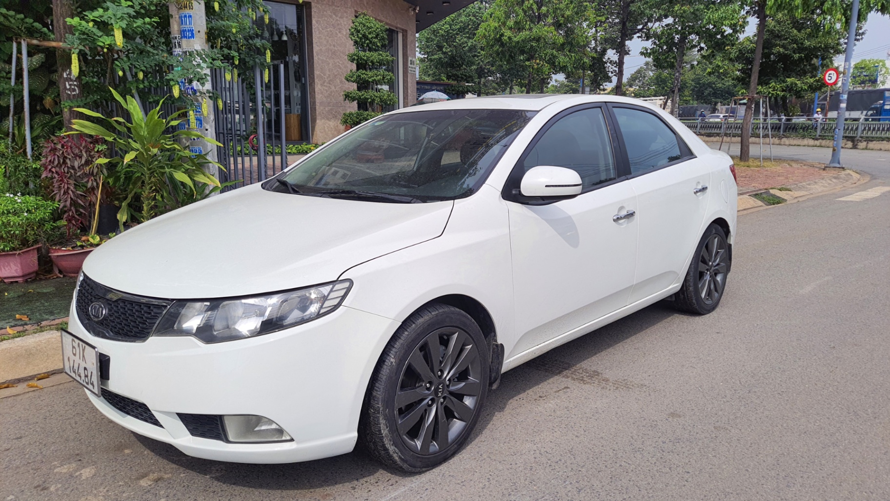 Kia Forte GDI 1.6 AT 2011 - Ngoại thất 2